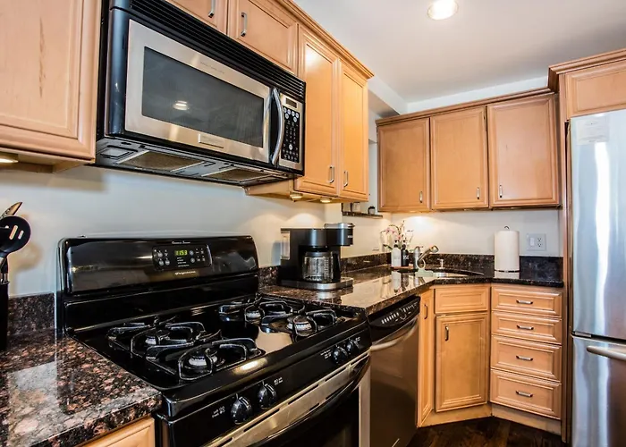King Bed L Cta L United Center L Near Kasama L Patio Holiday home Chicago